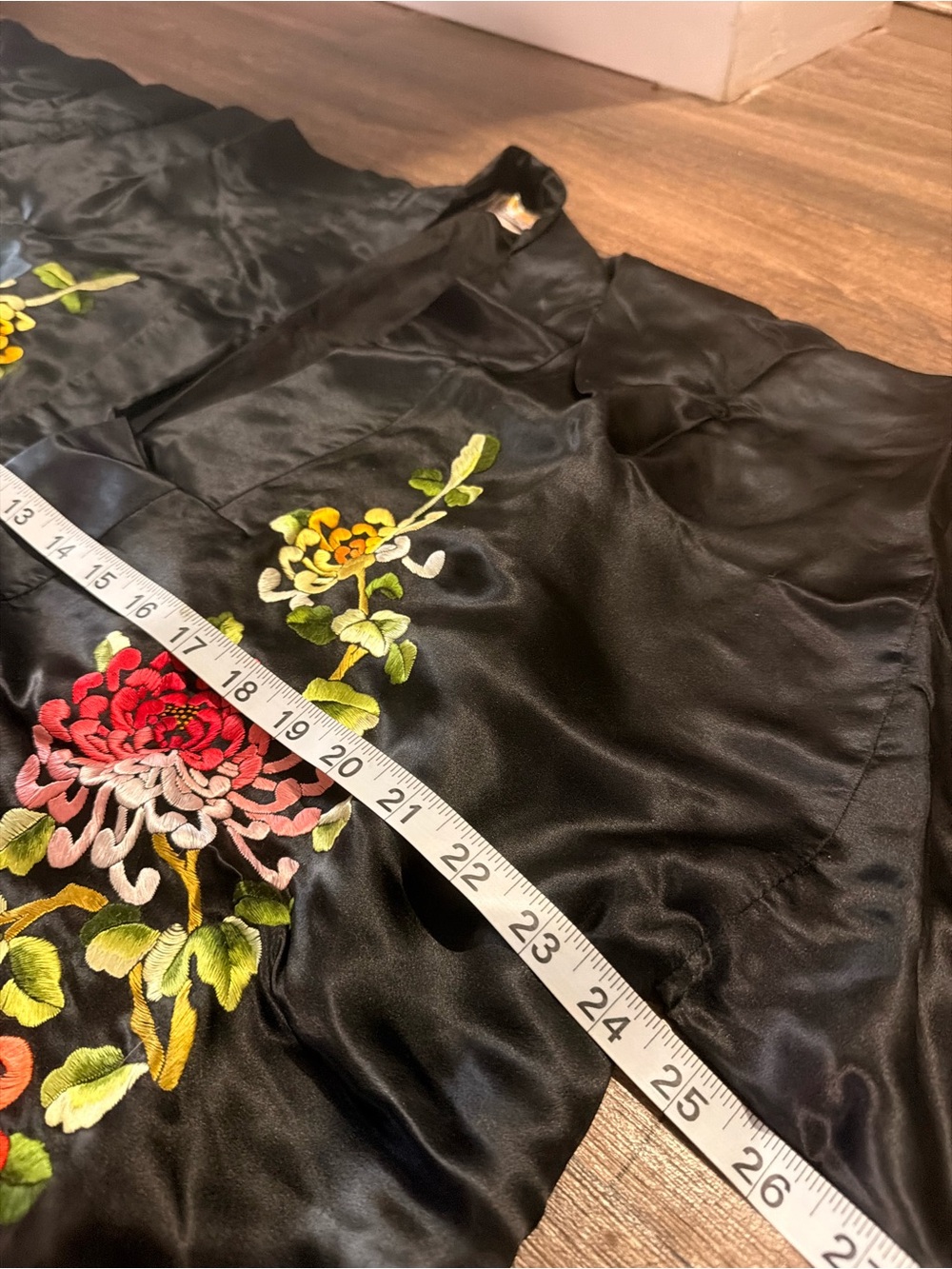 Vintage Golden Dragon Black Silk Embroidered Kimono Robe Floral Chinese - Picture 14 of 16